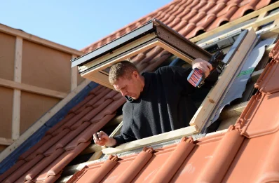 Pose de fenêtres de toit Velux à Joué-l'Abbé